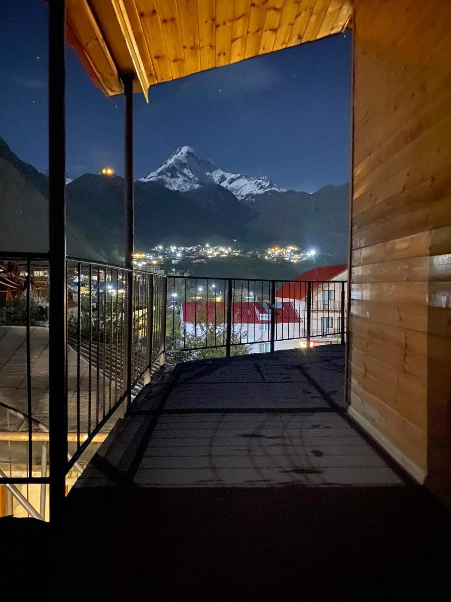 Hotel Four Season In Kazbegi Chambre photo
